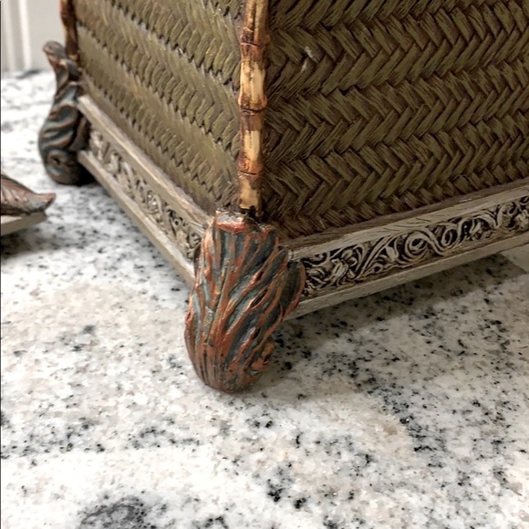 Exquisite Ceramic Decorative Box🧚🏽‍♀️ - Picture 5 of 7